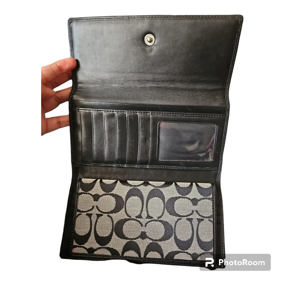 Coach Wallet - Picture 5 of 9